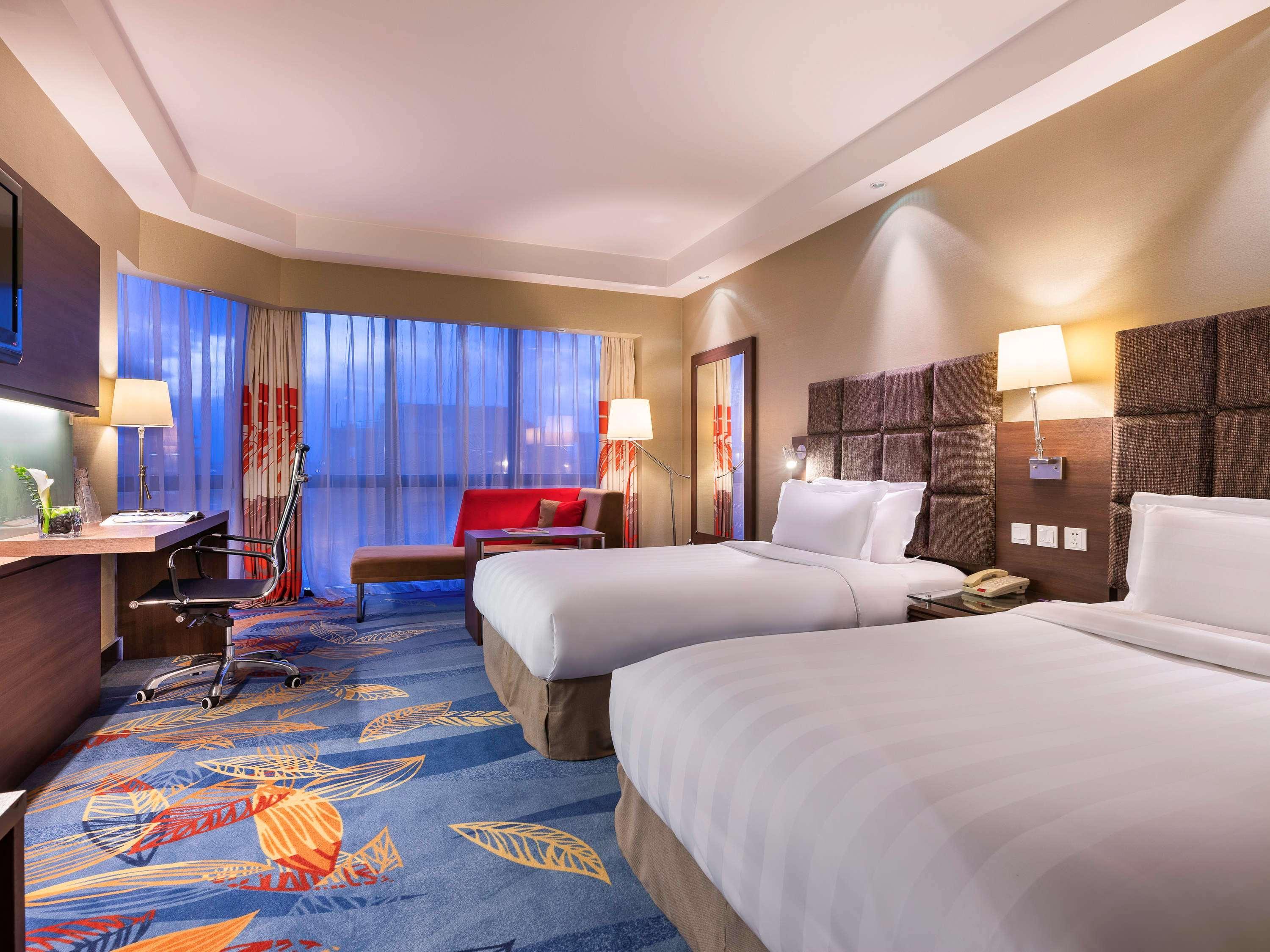 Hotel Novotel Peace 4*