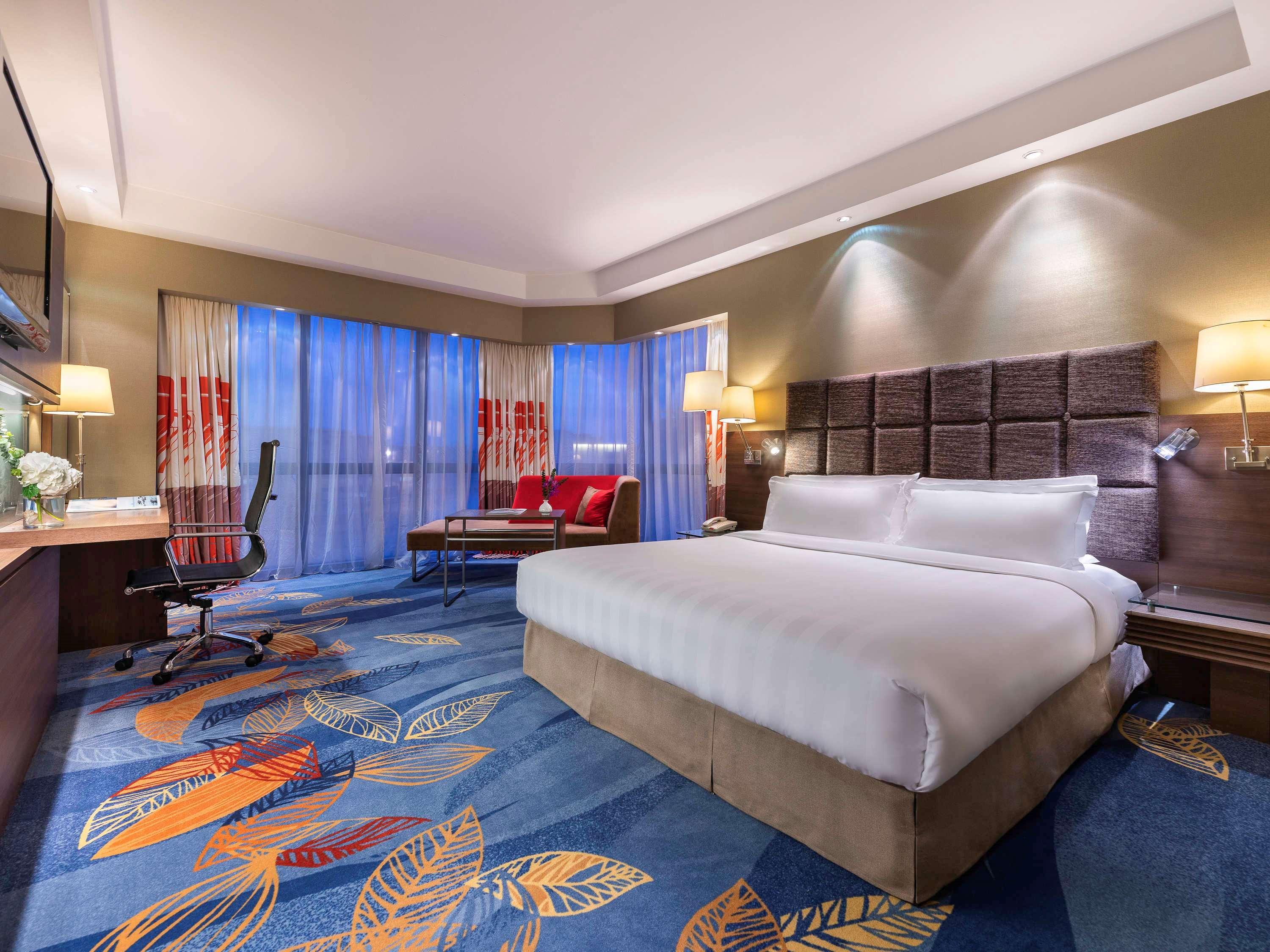 Hotel Novotel Peace 4*